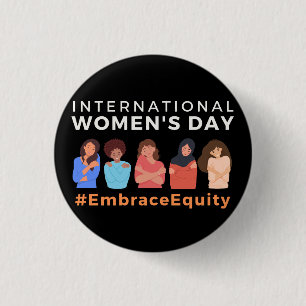Bóton Redondo 2.54cm Embrace Equity International Women's Day 2023