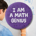 Bóton Redondo 2.54cm Eu sou um estudante de Física do Genius Matemático<br><div class="desc">Só para ser vestido por quem entende matemática. Se você não conhece seu Pi do seu ômega,  seu Pitágoras da sua álgebra,  isso não é para você. Excelente como recompensa de professor.</div>