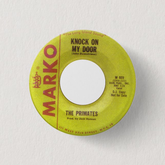 Bóton Redondo 2.54cm Os primatas - batida em minha porta (Frente)