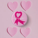 Bóton Redondo 2.54cm Texto ou Nome Personalizado da Fita de Consciencia<br><div class="desc">A fita cor-de-rosa tornou-se o símbolo universal do cancer da mama,  aumentando a sensibilização,  o apoio e juntando as mulheres em solidariedade.</div>
