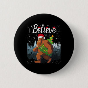 Bóton Redondo 5.08cm Acredite em Árvore de Natal Bigfoot Vestindo Um