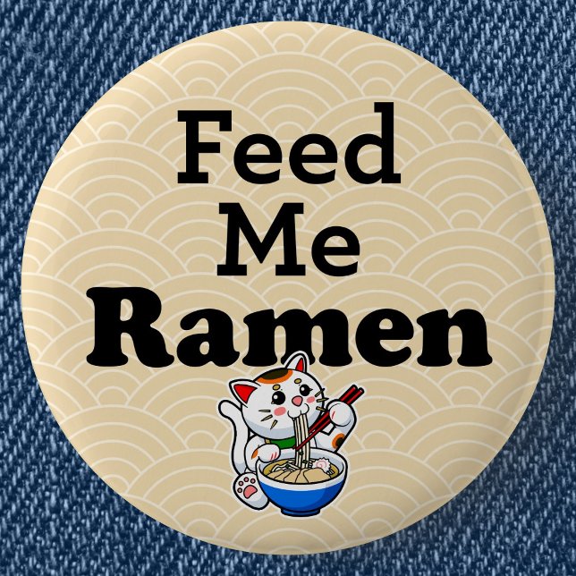 Bóton Redondo 5.08cm Alimente-me Ramen - Gato Bonito (Feed Me Ramen Cute Lucky Cat Can Badge- Detail View)