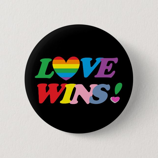 Bóton Redondo 5.08cm Arco-íris Amor Vence Coração LGBT (Frente)
