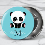Bóton Redondo 5.08cm Azul de bolha personalizada Panda branca monograma<br><div class="desc">Um urso panda giro sentado no chão sobre um fundo azul de pastilha elástica. Personalize com seu monograma e nome ou exclua texto em caixas de texto sem nome.</div>