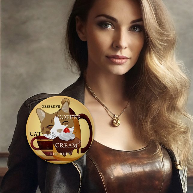 Bóton Redondo 5.08cm Botão Cupcake Engraçado de Café de Gato (Funny button with a cute kitty eating the cream of a cupcake against a coffee background)