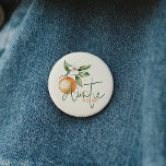 Bóton Redondo 5.08cm Citrus Little Cutie Baby Shower Auntie To Be<br><div class="desc">Introducing our citrus little cutie baby shower auntie to be button, perfect for a fun, gender-neutral celebration! This zesty design features a delightful citrus orange clementine fruit theme, brought to life with a simple boho-inspired watercolor style. It is ideal for welcoming a little boy or girl in a joyful and...</div>