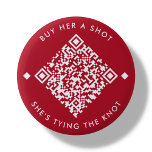 Bóton Redondo 5.08cm Comprar-Lhe Uma Foto | Bachelorette QR Code Button<br><div class="desc">Mínimo vermelho "Comprar-lhe um tiro,  ela é o botão de casando". Com um código QR personalizável! Basta adicionar a noiva ao URL Venmo,  Cashapp ou PayPal do ser na área fornecida na "personalizar este modelo",  e um novo código QR marca será gerado no design.</div>