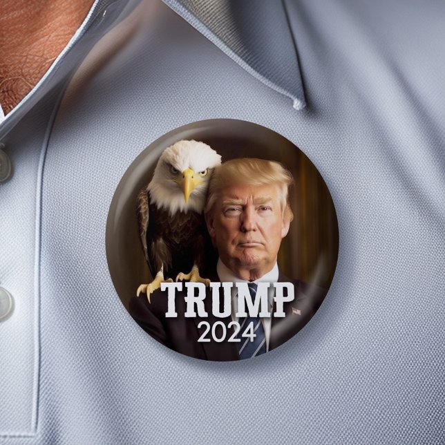 Bóton Redondo 5.08cm Donald Trump 2024 Foto - águia careca no ombro (Trump 2024 Button with Bald Eagle)