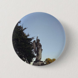 Bóton Redondo 5.08cm Ela tem a lua nas mãos.