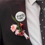 Bóton Redondo 5.08cm Festa de casamento do Arco do  do Script de Pincel<br><div class="desc">Este design apresenta um moderno e ousado roteiro de caligrafia em preto 'padrinho de casamento' com sotaque de na moda gravado em um fundo branco de marfim clássico. A cor de fundo base pode ser alterada para qualquer cor de sua escolha. Você pode adicionar mais texto / informações / detalhes...</div>