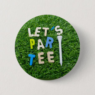 Bóton Redondo 5.08cm Golf Par Tee com chá no partido de golfe verde