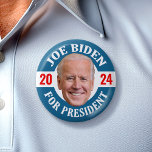 Bóton Redondo 5.08cm Joe Biden 2024 para Presidente Photo Floating Head<br><div class="desc">Joe Biden Design com uma cabeça flutuante cercada pelo slogan clássico - Joe Biden para o presidente. Uma atualização limpa e moderna baseada num design político antigo. Um design clássico com uma fotografia do homem concorrendo à presidência. Ele está concorrendo às eleições de 2024 como democrata. Verifique nossa loja para...</div>