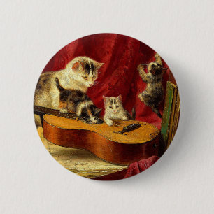 Bóton Redondo 5.08cm Mãe Gato e Gatinhos Brincando com Violão