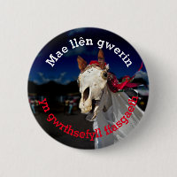 Mae llên gwerin yn gwrthsefyll ffasgaeth