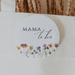 Bóton Redondo 5.08cm Mamãe De Flor Selvagem Colorida A Ser<br><div class="desc">Esta mama colorida de flor silvestre para ser botão é perfeita para o seu simples, caprichoso, chá de fraldas de verão do arco-íris. Os florais cor rosa, amarelo, laranja e dourado brilhantes e encantados dão a este produto a sensação de um primavera hippie minimalista, elegante e vintage. A design moderna...</div>