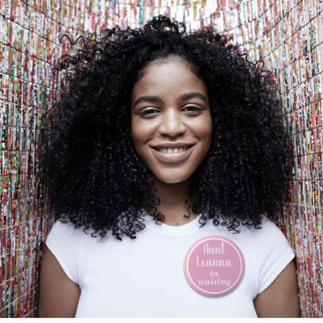 Bóton Redondo 5.08cm NOVO! Tia personalizada no botão PINK em espera (Criador carregado)