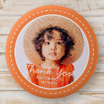 Bóton Redondo 5.08cm Obrigado Por Ter Vindo Foto Personalizada De Pré-D<br><div class="desc">Este design simples e moderno é composto por tipografia de serifa e adiciona uma foto personalizada."Obrigado por vir para a minha festa" sobre sua foto personalizada. Perfeito para favores de festa de aniversário ou doações,  ou sacos de presentes,  aniversários,  ou qualquer outra festa!</div>