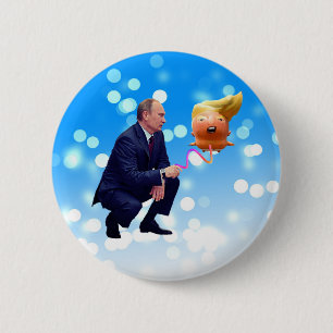Bóton Redondo 5.08cm Putin Joga Com Balão De Trump