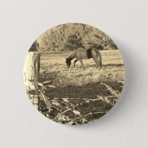 Bóton Redondo 5.08cm Sepia tone Cavalo castanho e cerca
