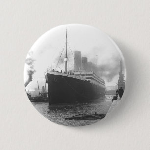 Bóton Redondo 5.08cm Titanic nas docas de Southampton