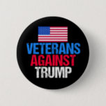 Bóton Redondo 5.08cm Veteranos Contra Donald Trump<br><div class="desc">Veteranos Contra Trump. Antigos veteranos militares e de guerra que serviram nas forças armadas que querem impedir Trump gostarão desse presente Anti Donald. Os insultos de Trump ao POW McCain são imperdoáveis. Um prisioneiro de guerra é um verdadeiro patriota americano, ao contrário do nosso atual líder. Resistir a este homem....</div>