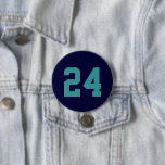 Bóton Redondo 7.62cm Número de Jersey, atleta de Teal e marinho<br><div class="desc">Anime-se com a sua equipe desportiva favorita, jogador de futebol ou mostre seu orgulho escolar com um botão personalizado de espírito! Personalize com o número de camisa de um jogador ou outro texto personalizado. Perfeito para jogos de futebol, basquetebol, baseball e futebol! Crie pinos personalizados para o grupo inteiro, cheerleaderes,...</div>