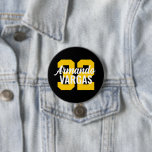 Bóton Redondo 7.62cm Número de Jersey, atleta preto e amarelo<br><div class="desc">Anime-se com a sua equipe desportiva favorita, jogador de futebol ou mostre seu orgulho escolar com um botão personalizado de espírito! Personalize com o número de camisa de um jogador ou outro texto personalizado. Perfeito para jogos de futebol, basquetebol, baseball e futebol! Crie pinos personalizados para o grupo inteiro, cheerleaderes,...</div>