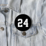 Bóton Redondo 7.62cm Número de Jersey, atleta preto e branco<br><div class="desc">Anime-se com a sua equipe desportiva favorita, jogador de futebol ou mostre seu orgulho escolar com um botão personalizado de espírito! Personalize com o número de camisa de um jogador ou outro texto personalizado. Perfeito para jogos de futebol, basquetebol, baseball e futebol! Crie pinos personalizados para o grupo inteiro, cheerleaderes,...</div>