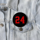 Bóton Redondo 7.62cm Número de Jersey, atleta preto e vermelho<br><div class="desc">Anime-se com a sua equipe desportiva favorita, jogador de futebol ou mostre seu orgulho escolar com um botão personalizado de espírito! Personalize com o número de camisa de um jogador ou outro texto personalizado. Perfeito para jogos de futebol, basquetebol, baseball e futebol! Crie pinos personalizados para o grupo inteiro, cheerleaderes,...</div>