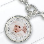 Bracelete Batismo Simples Bem-Vindo ao Cristianismo Foto<br><div class="desc">Este design simples e clássico é composto por tipografia serif e adiciona uma foto personalizada. "Bem-vindos ao Cristianismo" circula a foto do seu bebê,  criança,  etc</div>