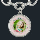 Bracelete Com Pingente Delicar Frame Floral Personalizado de Fotografias<br><div class="desc">Design de coroa floral delicada e doce.</div>