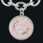Bracelete Tenha Coragem E Seja gentil<br><div class="desc">Uma bela pulseira de charme inspirada pela Cinderela.</div>