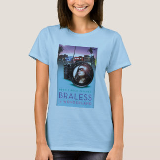 Braless na camiseta do país das maravilhas