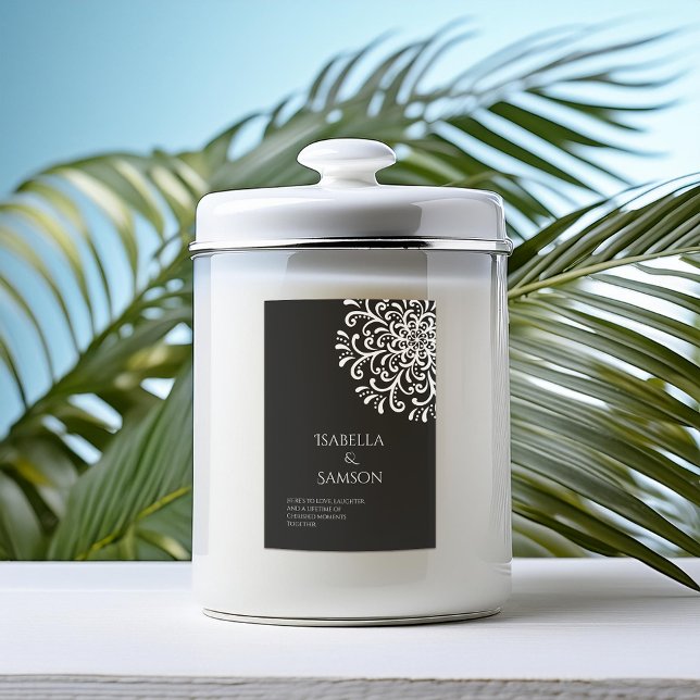 Branco timítico sobre a etiqueta da vela florescen (Criador carregado)