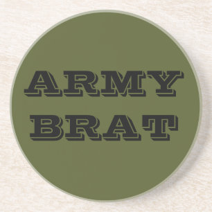 Brat do Exército porta copos