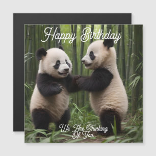 Brincadeiras: Bebês Pandas Brincam na Floresta