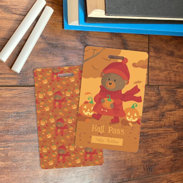 Brown Bear | Crachá de Passagem de Autumn Students (This brown bear is the perfect autumn hall pass badge for elementary school students .)