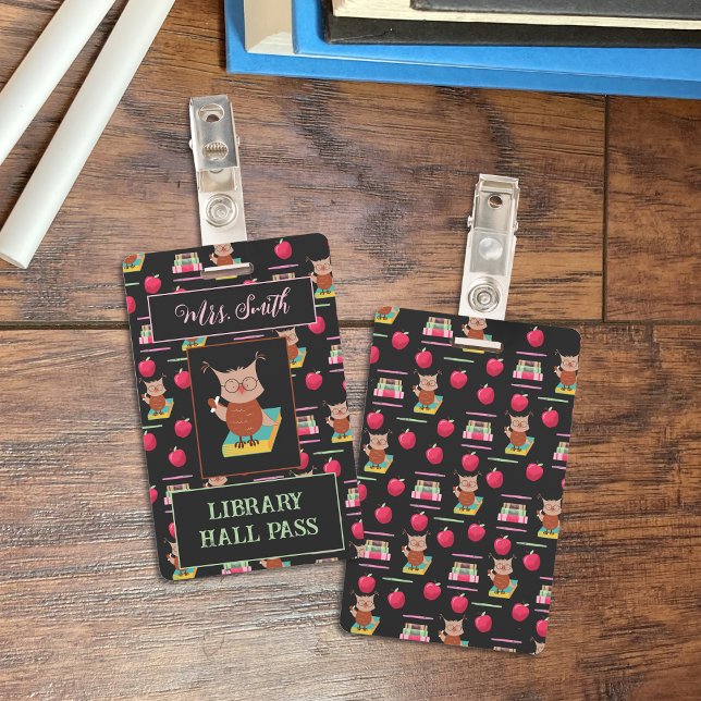 Brown Owl em um Crachá do Salão da Biblioteca de L (Criador carregado)