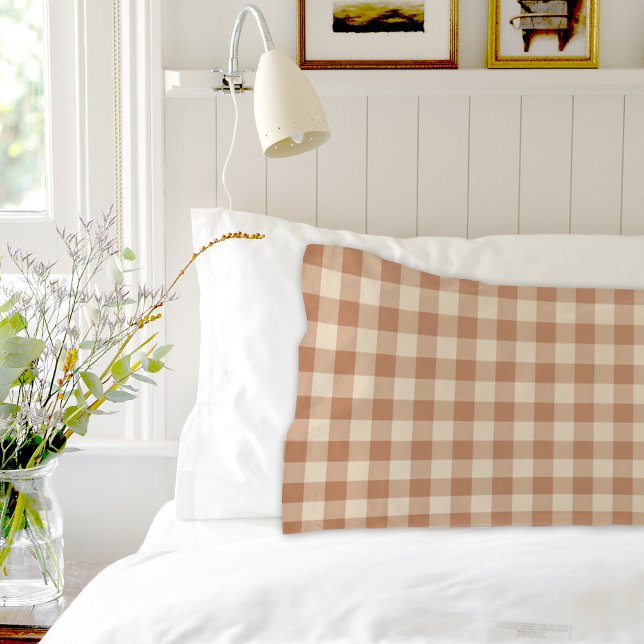 Brown Plaid Pattern Pair Of Pillowcases (Criador carregado)