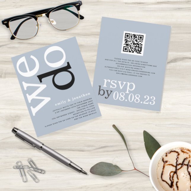 BUDGET QR code Dusty Blue Text Convite de casament (Criador carregado)