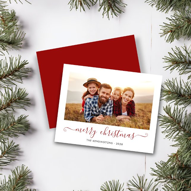 BUDGET Red Script Feliz Feriado de Natal (BUDGET Red Script Merry Christmas Holiday Photo Card)