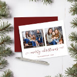 BUDGET Simple Red Script Feliz Foto de Natal<br><div class="desc">Cartão de Férias de Natal de Bela Mancha Vermelha Rústica com Roteiro Simples, com duas das suas fotos favoritas e um guião simples, mas elegante, saudação de Feliz Natal. As costas estão enfeitadas com um fundo festivo vermelho de inverno. Perfeito para seus cartões de natal este ano! **O nosso documento...</div>