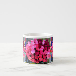 buquê da caneca do café dos rosas