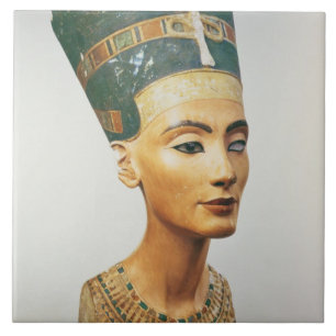 Busto da rainha Nefertiti, do estúdio do sc