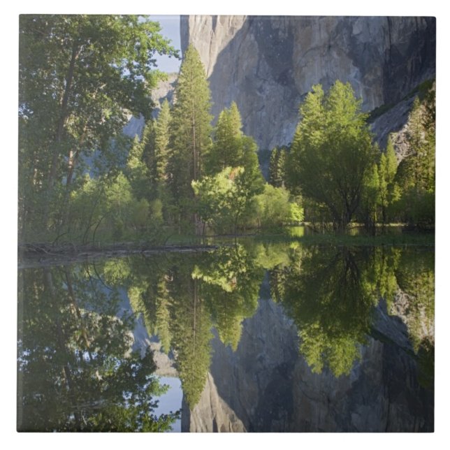 CA, Parque Nacional de Yosemite, El Capitan reflet (Frente)