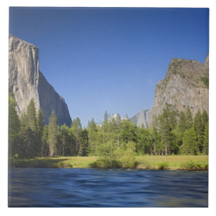 CA, Parque Nacional de Yosemite, vista do vale com
