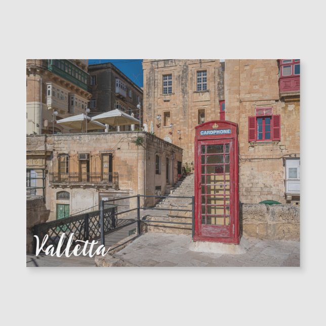 Cabine telefônica vermelha em La Valetta Malta (Frente)