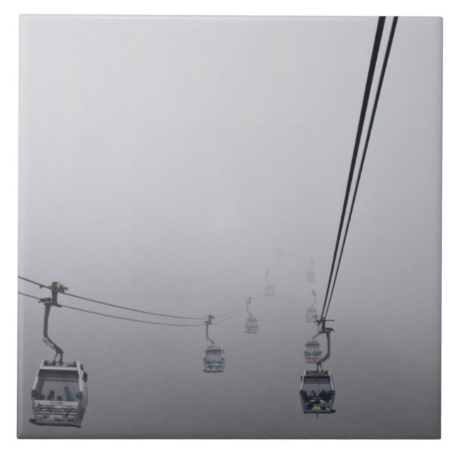Cable Car Ngong Ping em nevoeiro espesso (Frente)
