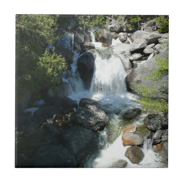 Cachoeira Cascade no Parque Nacional de Yosemite (Frente)