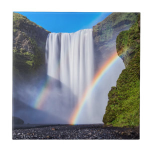 Cachoeira e arco-íris